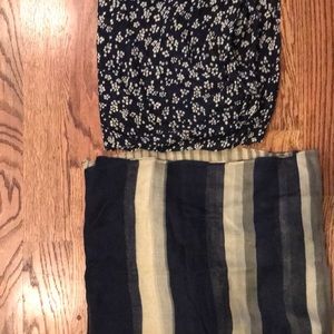 2 patterned infinity scarves